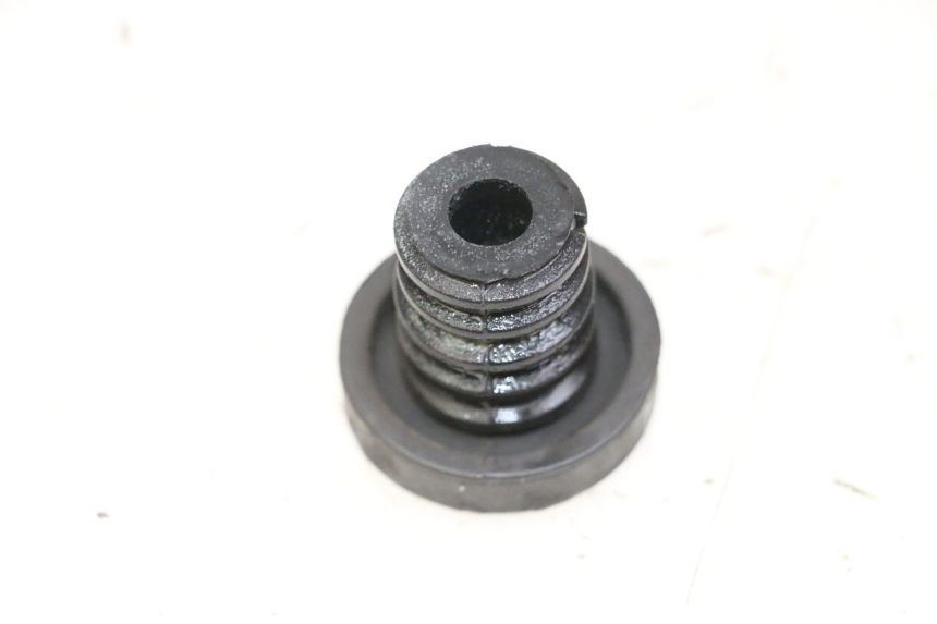 photo de BOTELLA EXPANSION TAPON SUZUKI GSR 750 (2011 - 2017)