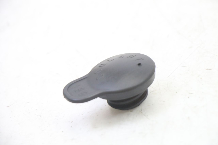 photo de TAPA DE EXPANSIÓN DEL DEPÓSITO YAMAHA XMAX X-MAX 125 (2006 - 2009)