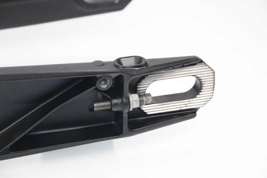photo de BASCULANTE HUSQVARNA SVARTPILEN 701 690 (2019 - 2020)