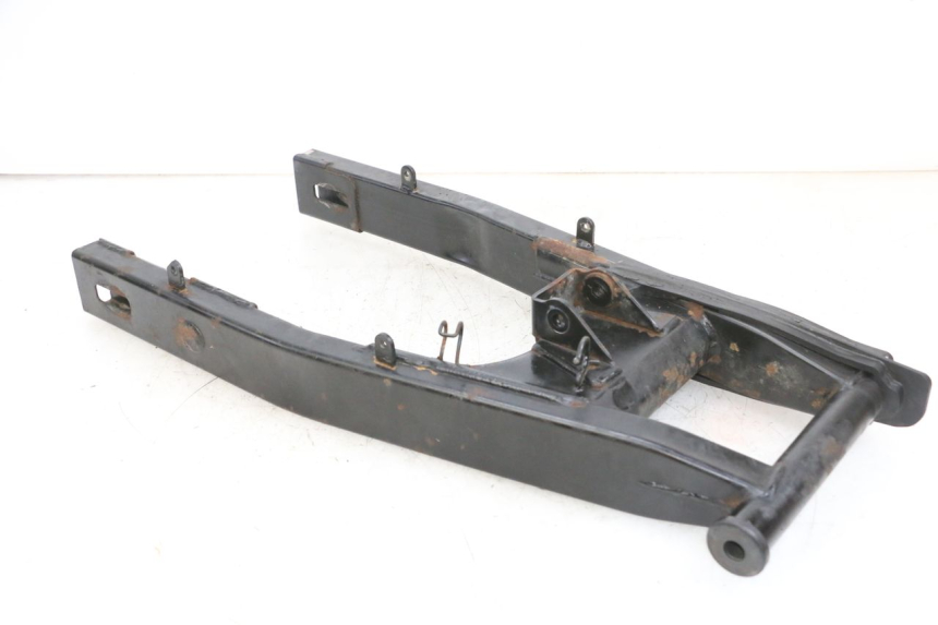 photo de BRAZO OSCILANTE DAELIM VJ ROADWIN FI 125 (2008 - 2017) - Detalles de los puntos de fijación