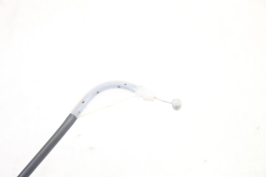 photo de CABLE CIERRE ASIENTO YAMAHA TRICITY 300 (2020 - 2024) - Primer plano técnico