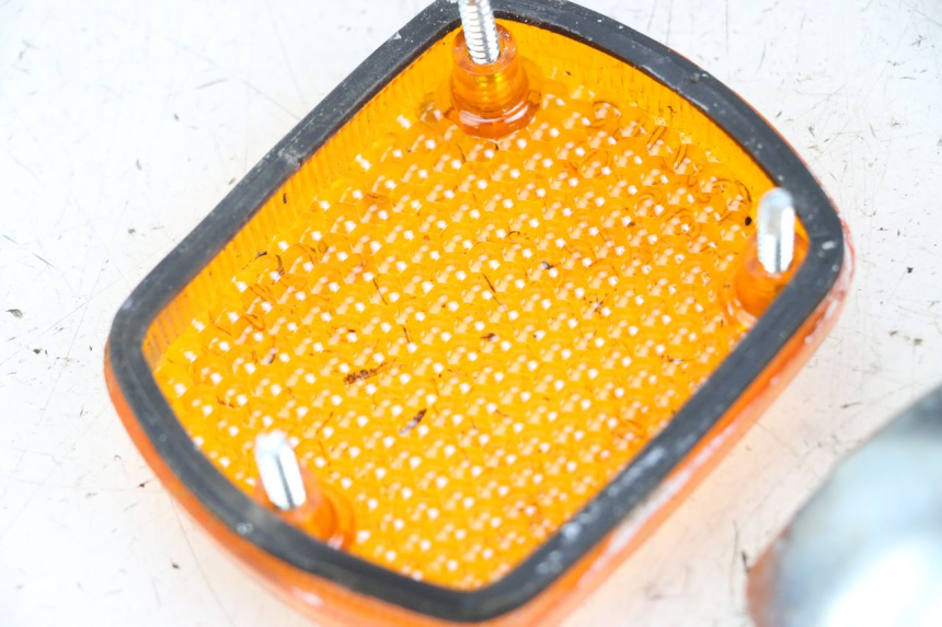 photo de CUBIERTA DE INTERMITENTE TRASERO IZQUIERDO HONDA CA REBEL 125 (1995 - 2001)