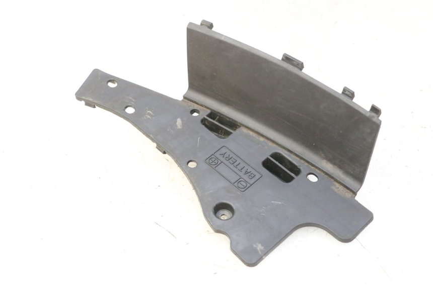 photo de TAPA DE BATERÍA SUZUKI BURGMAN 125 (2007 - 2014)