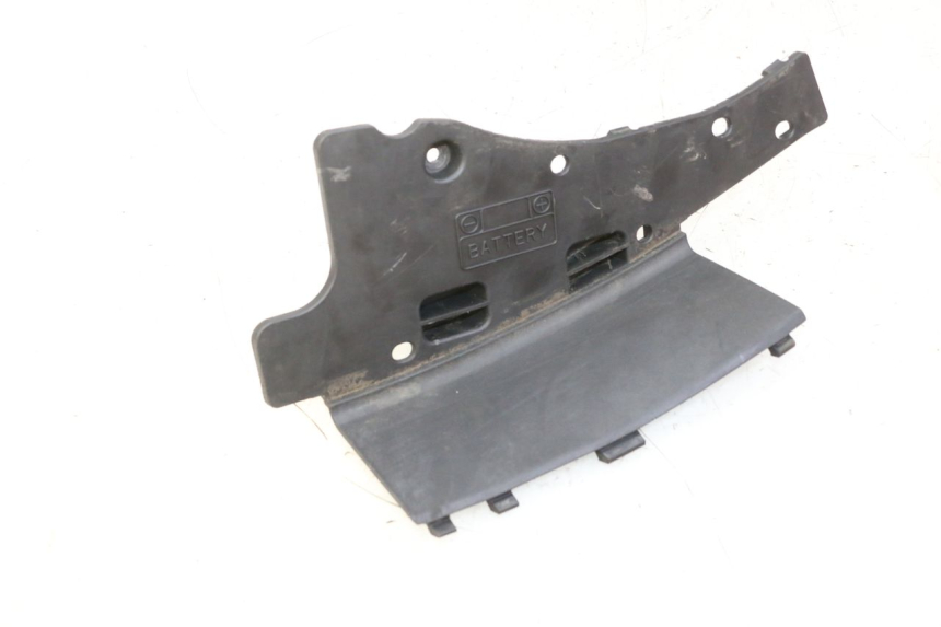 photo de TAPA DE BATERÍA SUZUKI BURGMAN 125 (2007 - 2014)