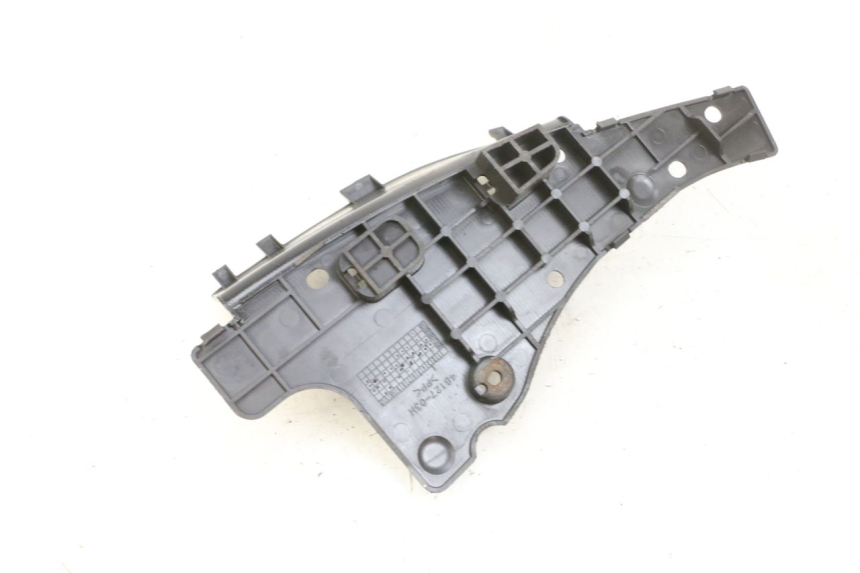 photo de TAPA DE BATERÍA SUZUKI BURGMAN 125 (2007 - 2014) - Detalle de la pieza