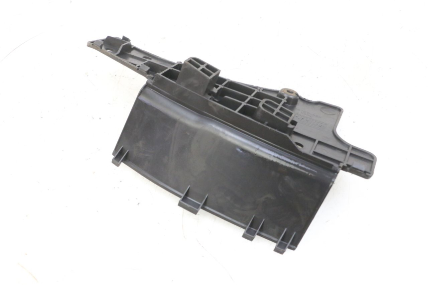 photo de TAPA DE BATERÍA SUZUKI BURGMAN 125 (2007 - 2014) - Zoom estado de uso