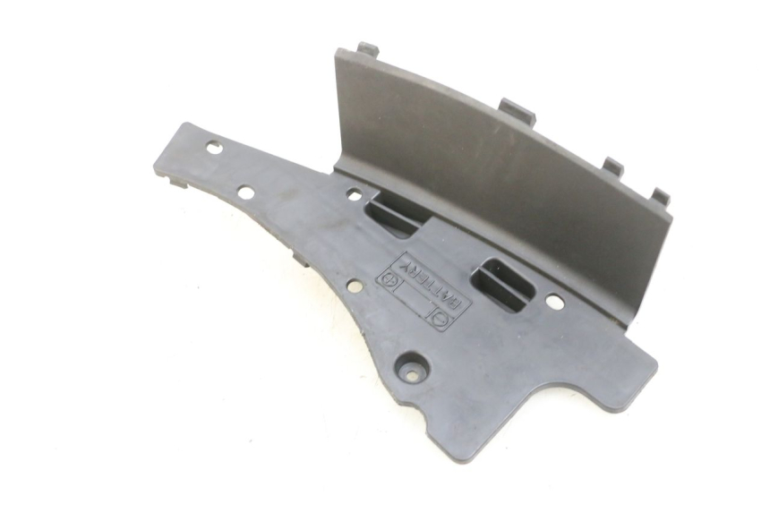 photo de TAPA DE BATERÍA SUZUKI BURGMAN 125 (2007 - 2014) - Otra perspectiva