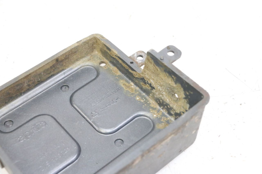 photo de TAPA BATERIA APRILIA CLASSIC 125 (1995 - 2001)