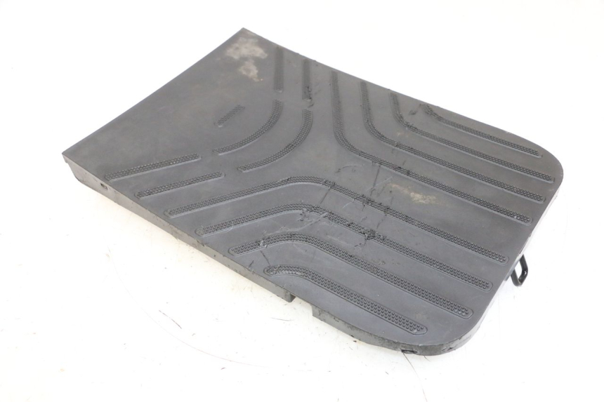 photo de TAPA BATERIA SEGWAY NINEBOT E125S 1 (2022 - 2026) - Detalles de los puntos de fijación