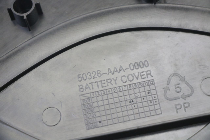 photo de TAPA BATERIA SYM FIDDLE 2 S 125 (2012 - 2014)