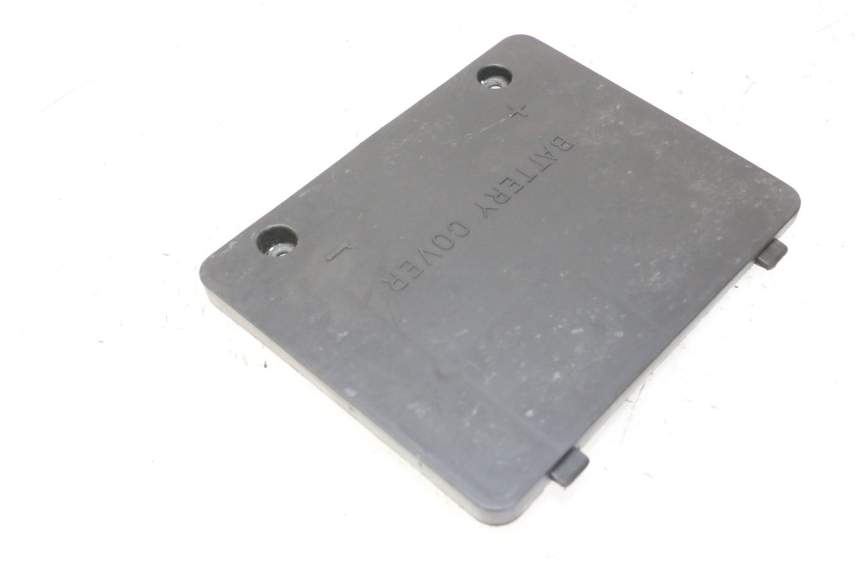 photo de TAPA BATERIA DAELIM HISTORY 125 (2001 - 2002) - Zoom estado de uso