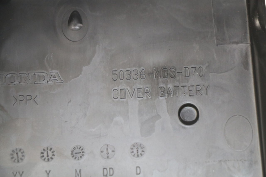 photo de TAPA DE LA BATERíA HONDA INTEGRA NC D 750 (2016 - 2018)