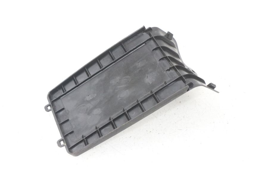 photo de TAPA BATERIA PEUGEOT KISBEE 2T 50 (2010 - 2017)