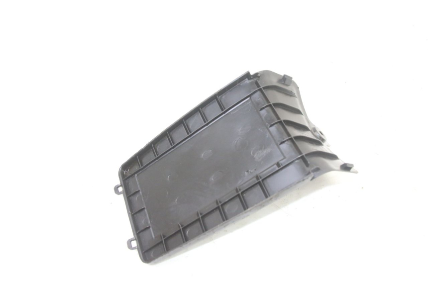 photo de TAPA BATERIA PEUGEOT KISBEE 2T 50 (2010 - 2017)