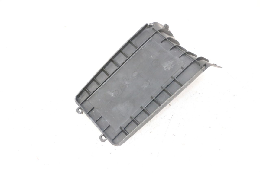 photo de TAPA BATERIA PEUGEOT KISBEE 2T 50 (2010 - 2017)
