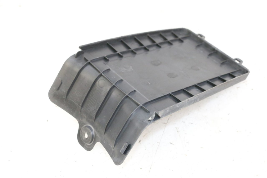 photo de TAPA BATERIA PEUGEOT KISBEE 2T 50 (2010 - 2017)