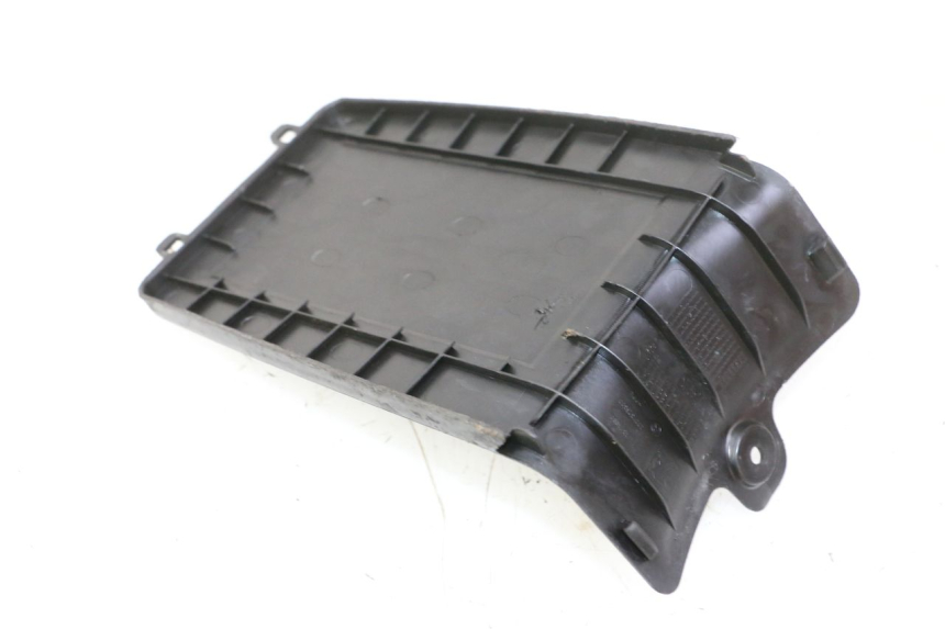photo de TAPA BATERIA PEUGEOT KISBEE 2T 50 (2010 - 2017)