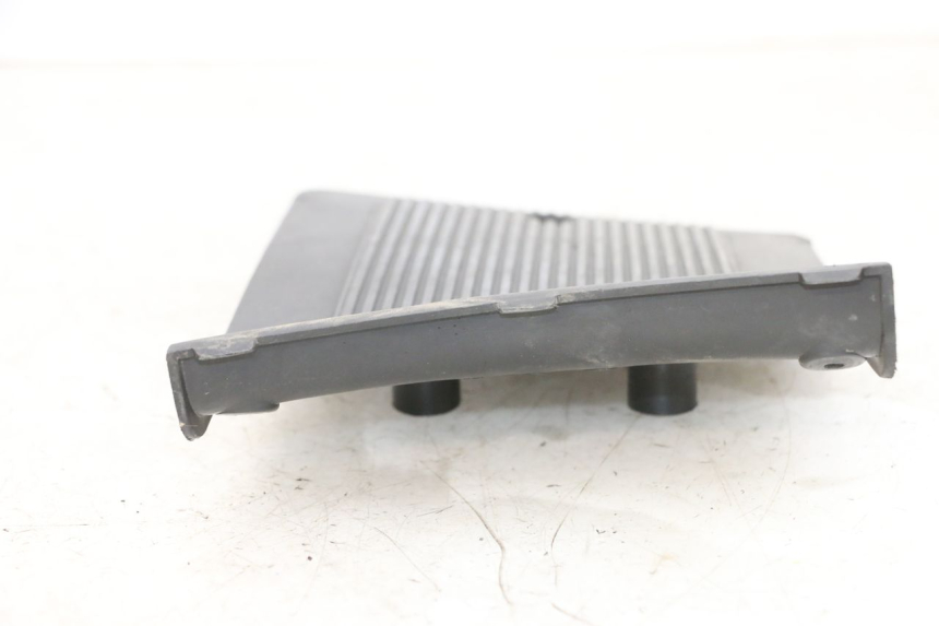 photo de TAPA DE BATERÍA KYMCO LIKE 125 (2009 - 2016) - Primer plano técnico