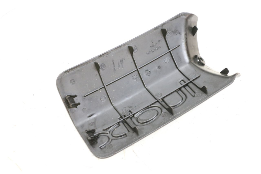 photo de TAPA DE LA BATERíA PEUGEOT LUDIX 50 (2005 - 2007) - Zoom estado de uso