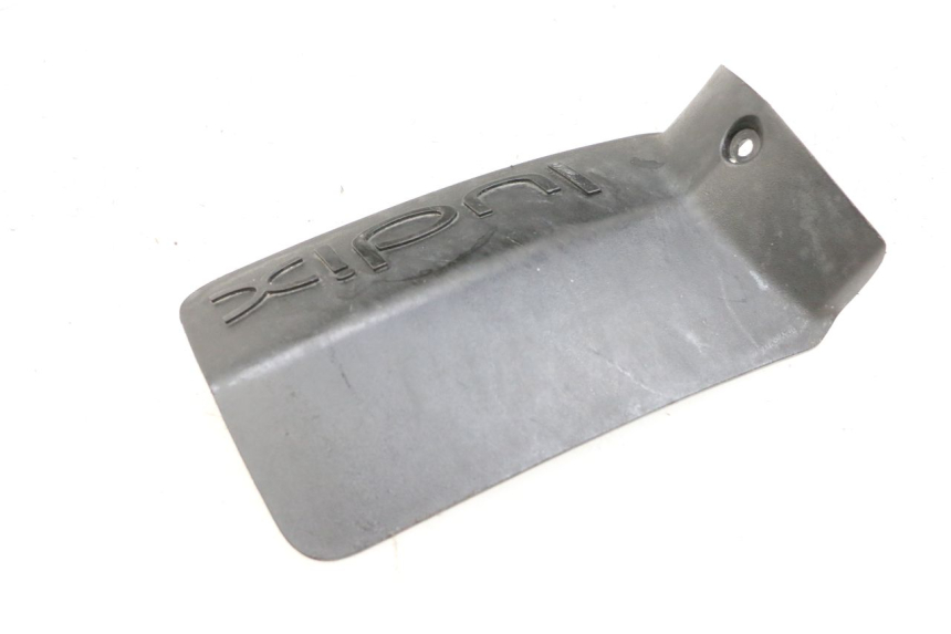 photo de TAPA DE LA BATERíA PEUGEOT LUDIX 50 (2005 - 2007) - Otra perspectiva