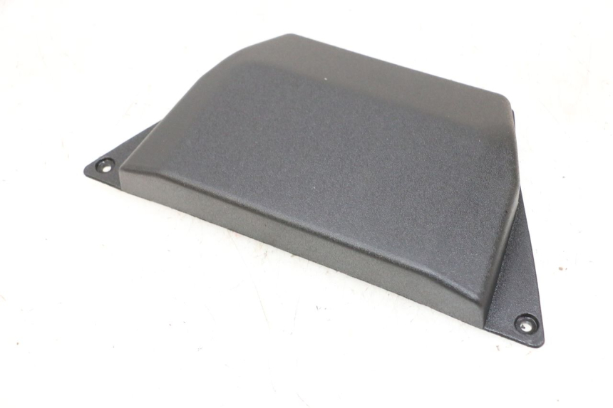 photo de TAPA BATERIA PIAGGIO MP3 HPE 300 (2019 - 2026) - Zoom estado de uso