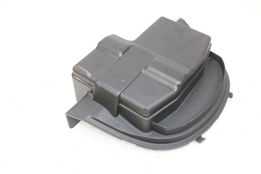 photo de TAPA BATERIA PIAGGIO MP3 500 (2016 - 2018) - Primer plano técnico