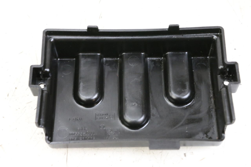 photo de TAPA BATERIA PEUGEOT SPEEDFIGHT 4 2T 50 (2015 - 2019)