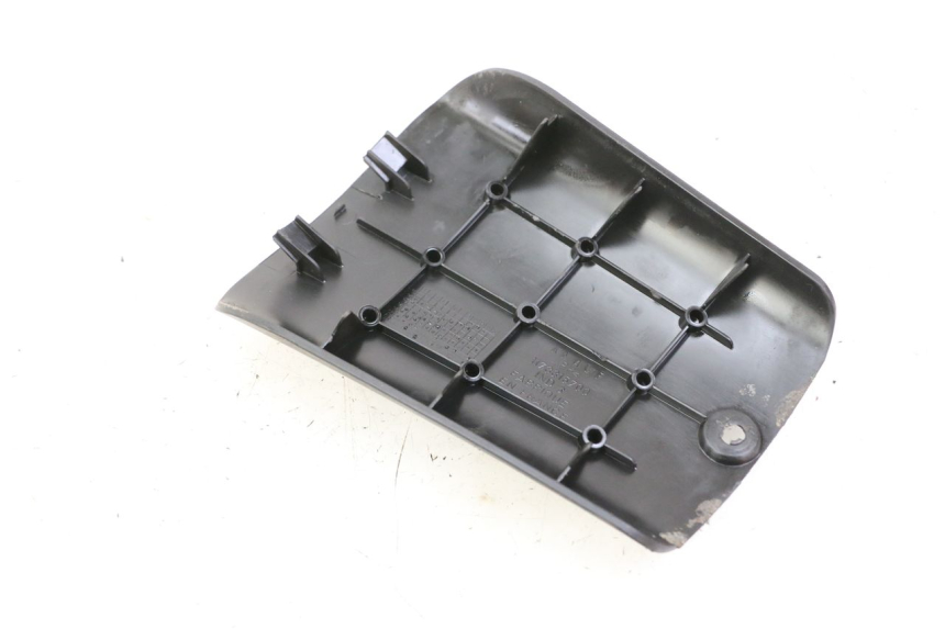 photo de TAPA DE LA BATERíA PEUGEOT TKR TREKKER FURIOUS 50 (2005 - 2014)