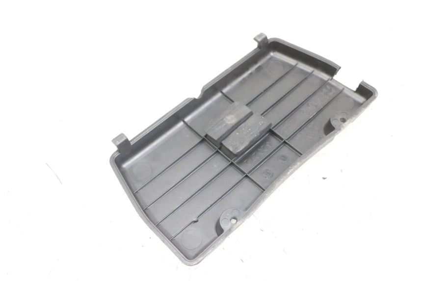 photo de TAPA BATERIA PIAGGIO X8 125 (2004 - 2007)