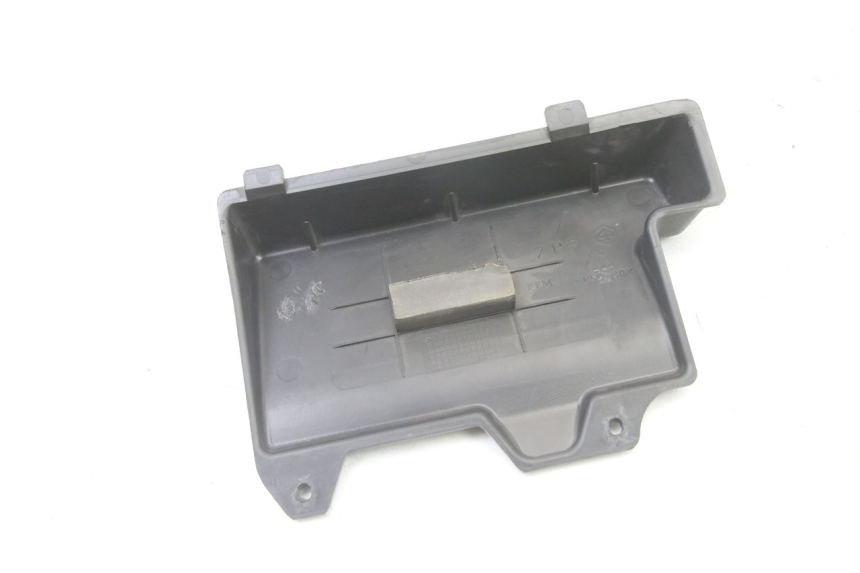 photo de TAPA DE BATERÍA PIAGGIO ZIP 4T 50 (2018 - 2020)
