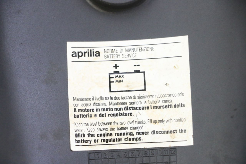 photo de TAPA BATERIA APRILIA RALLY AC 50 (1995 - 2004)