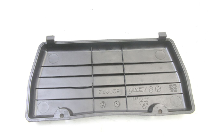 photo de TAPA DE BATERÍA PIAGGIO XEVO - X EVO 125 (2007 - 2016)