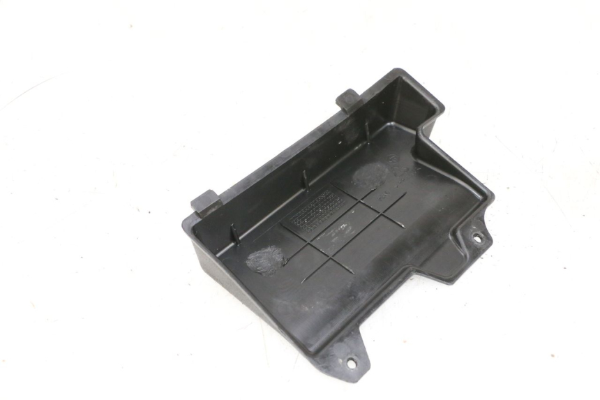 photo de TAPA DE LA BATERíA PIAGGIO ZIP 2T 50 (2009 - 2019) - Zoom estado de uso