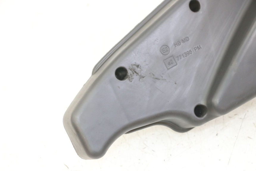 photo de TAPA FILTRO AIRE PEUGEOT SATELIS 125 (2013 - 2018)