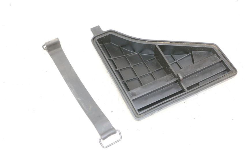 photo de TAPA FILTRO AIRE YAMAHA TTR 125 (2000 - 2020) - Detalle de la pieza