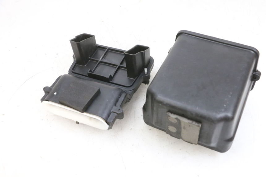 photo de TAPA FILTRO AIRE KAWASAKI ZR 7 750 (1999 - 2001) - Zoom estado de uso