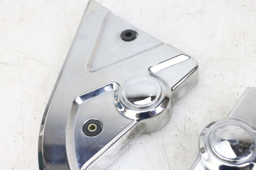 photo de Cubierta lateral del chasis HYOSUNG GV AQUILA 125 (2000 - 2004) - Primer plano técnico