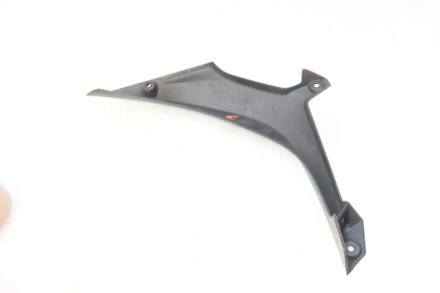 photo de TAPA BASTIDOR DERECHA QUADRO 4 4D 350 (2015 - 2018)