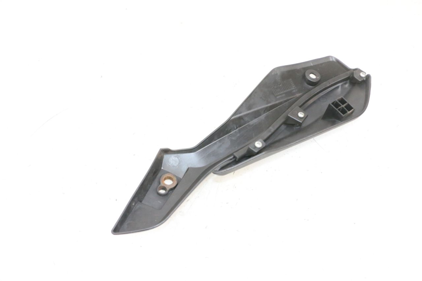 photo de TAPA BASTIDOR DERECHA KSR CODE 125 (2018 - 2020) - Otra perspectiva