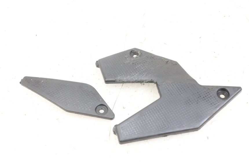 photo de TAPA CHASIS LATERAL DERECHO KAWASAKI VERSYS ABS 650 (2015 - 2018)