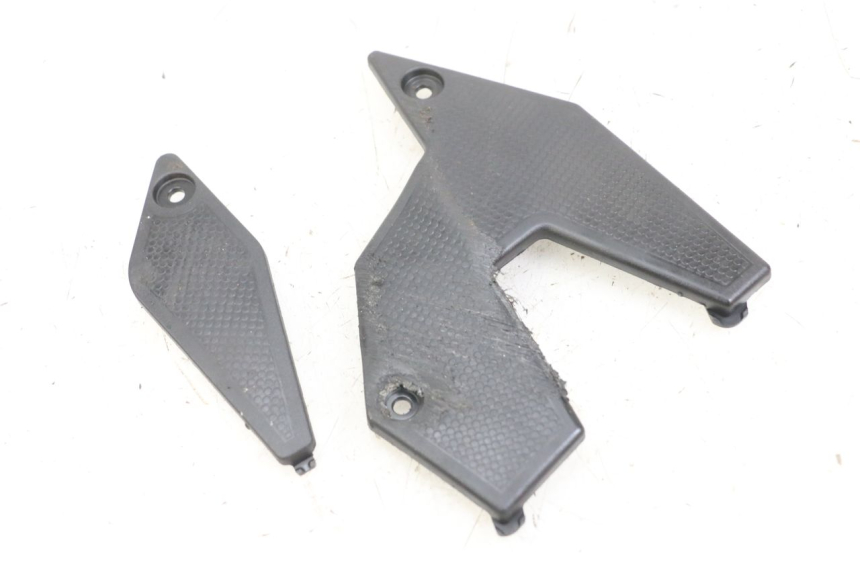 photo de TAPA CHASIS LATERAL DERECHO KAWASAKI VERSYS ABS 650 (2015 - 2018)