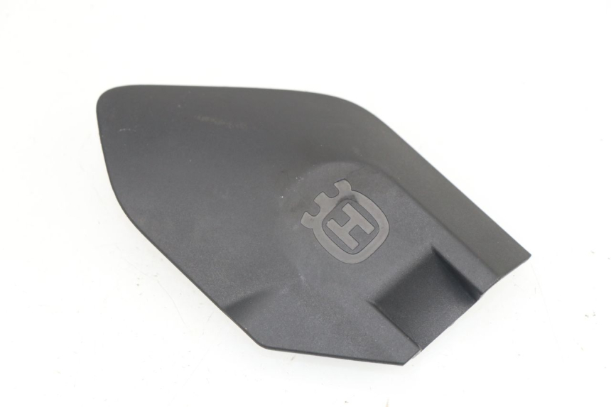 photo de TAPA BASTIDOR DERECHA HUSQVARNA SVARTPILEN 701 690 (2019 - 2020)