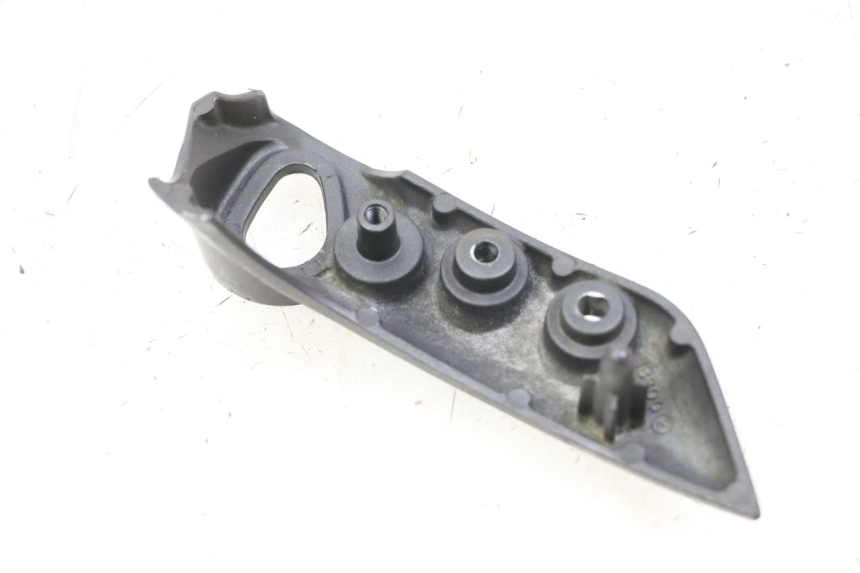 photo de TAPA BASTIDOR DERECHA YAMAHA FZ6 FAZER S2 600 (2007 - 2011)