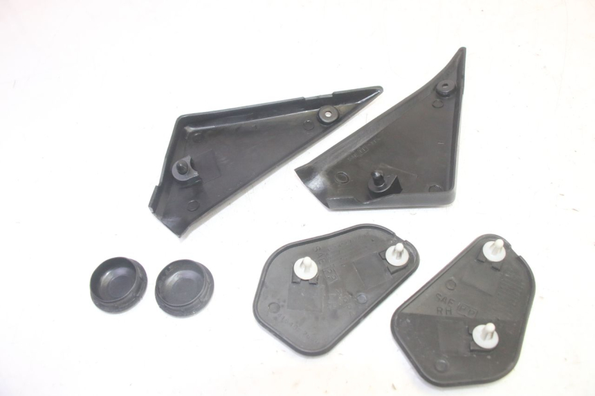 photo de TAPA BASTIDOR SUZUKI GSF N BANDIT 600 (1996 - 1999) - Detalle de la pieza