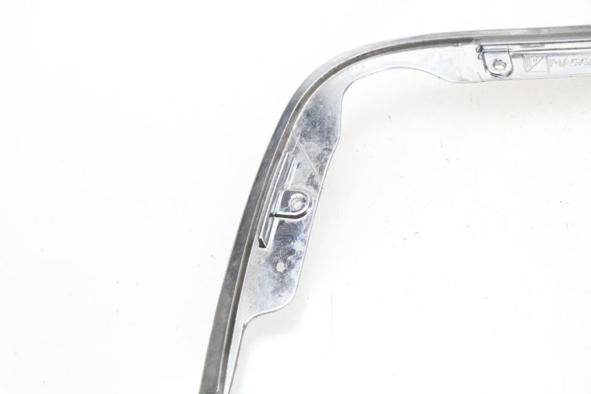 photo de TAPA BASTIDOR PIAGGIO PRIMAVERA 125 (2013 - 2021) - Zoom sobre los componentes