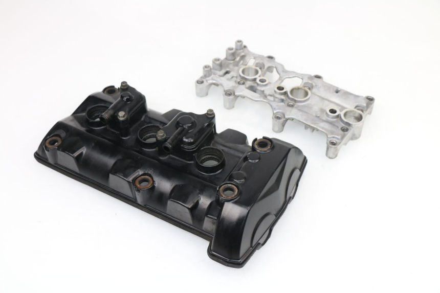 photo de TAPA CULATA TRIUMPH STREET TRIPLE 675 (2007 - 2012)