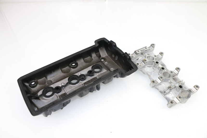 photo de TAPA CULATA TRIUMPH STREET TRIPLE 675 (2007 - 2012)