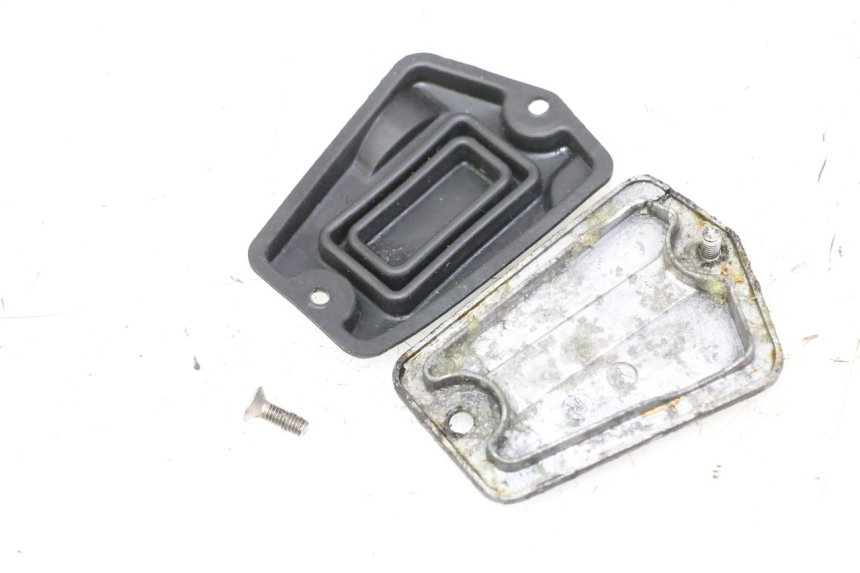 photo de TAPA BOMBA FRENO YAMAHA FJ 36Y 1100 (1984 - 1985)
