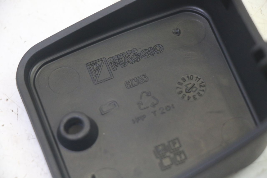 photo de TAPA BOMBA FRENO PIAGGIO MP3 125 (2006 - 2014)