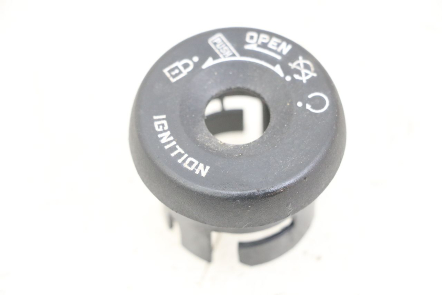 photo de TAPA DEL INTERRUPTOR DE ENCENDIDO YAMAHA AEROX 2T 50 (2013 - 2017)